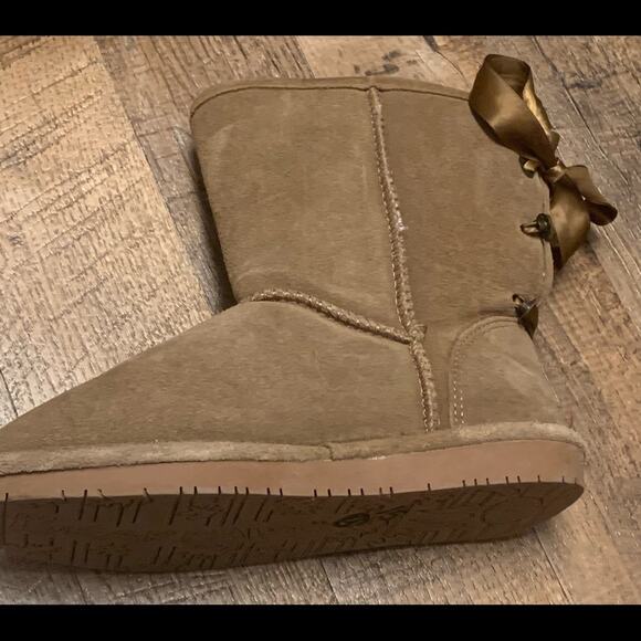 BEARPAW Hickory ELIZABETH II Suede BOOTIE Women WOOL LINING Like NEW SIZE 7 US - Picture 10 of 11